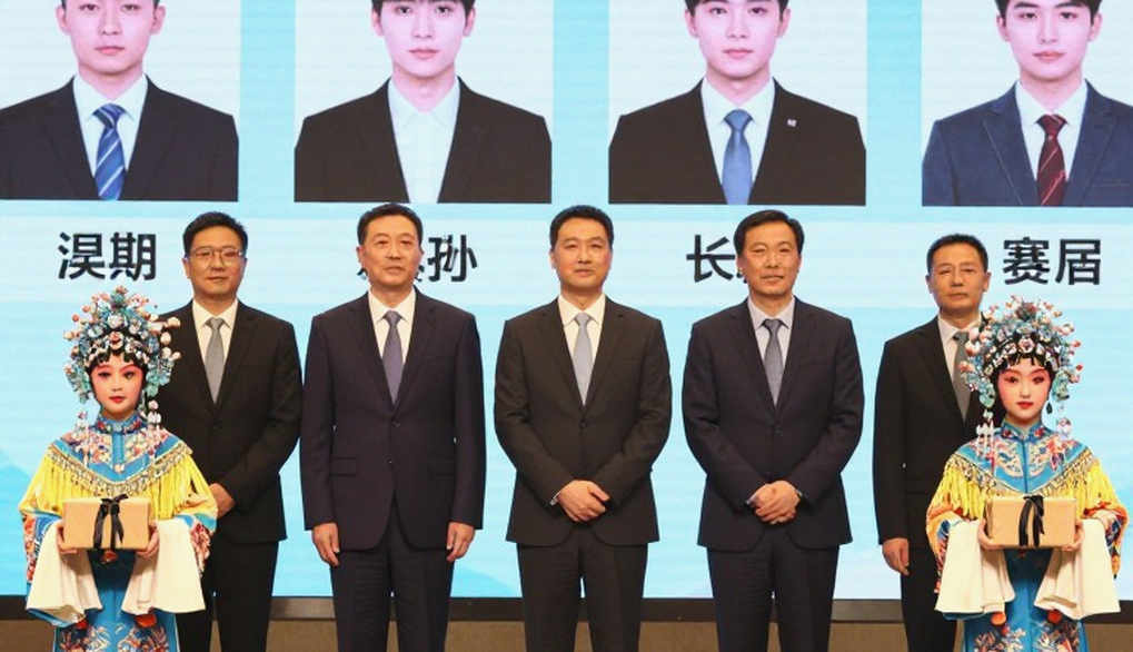 Olympic cờ vua 2026: Ấn Độ bảo vệ ngai vàng giữa Samarkand, Gukesh và Sindarov tạo nên 'trận cầu trong trận cầu' Olympic cờ vua 2026: Ấn Độ bảo vệ ngai vàng giữa Samarkand, Gukesh và Sindarov tạo nên 'trận cầu trong trận cầu'