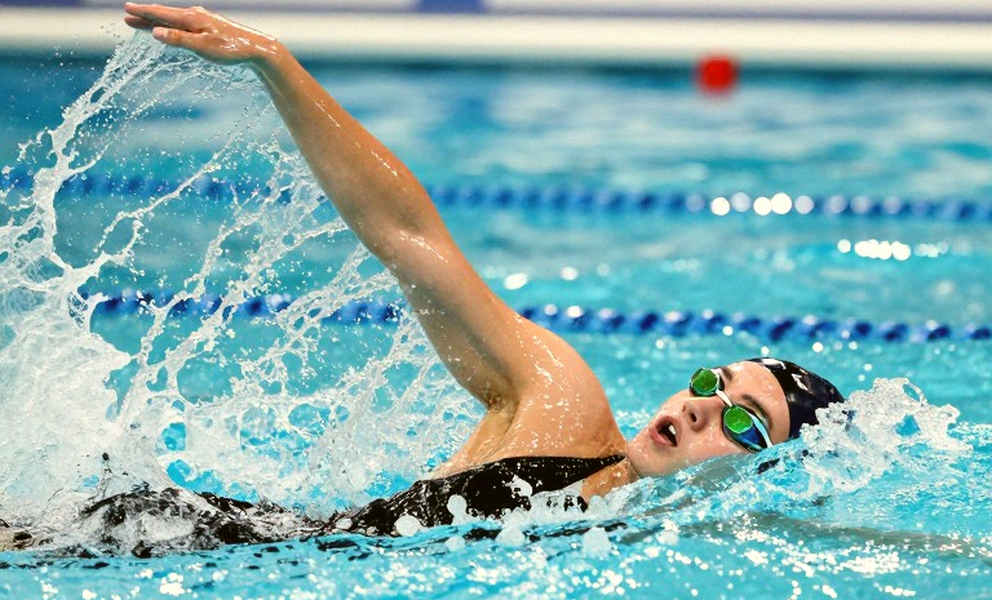 Maria Fernanda Costa phá kỷ lục Nam Mỹ 200m tự do tại SCM